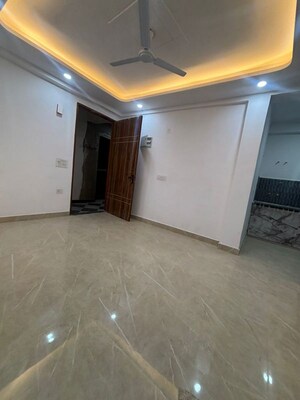 Room in 2 BHK Builder Floor at Saket – for Rent