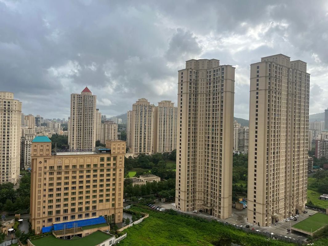 2 BHK + Extra Room Apartment For Rent in Hiranandani Delanna