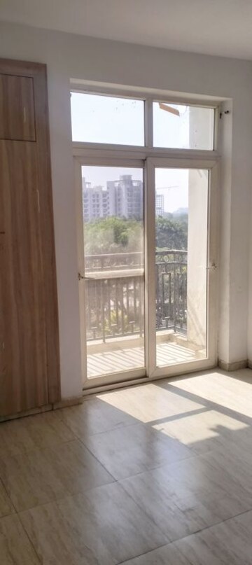 Room in 3.5 BHK Apartment at Ansal API Celebrity Greens, Ashiyana – for Rent