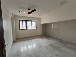 Room in 2 BHK Apartment at Pushpanjali Apartment Prabhadevi, Prabhadevi – for Rent