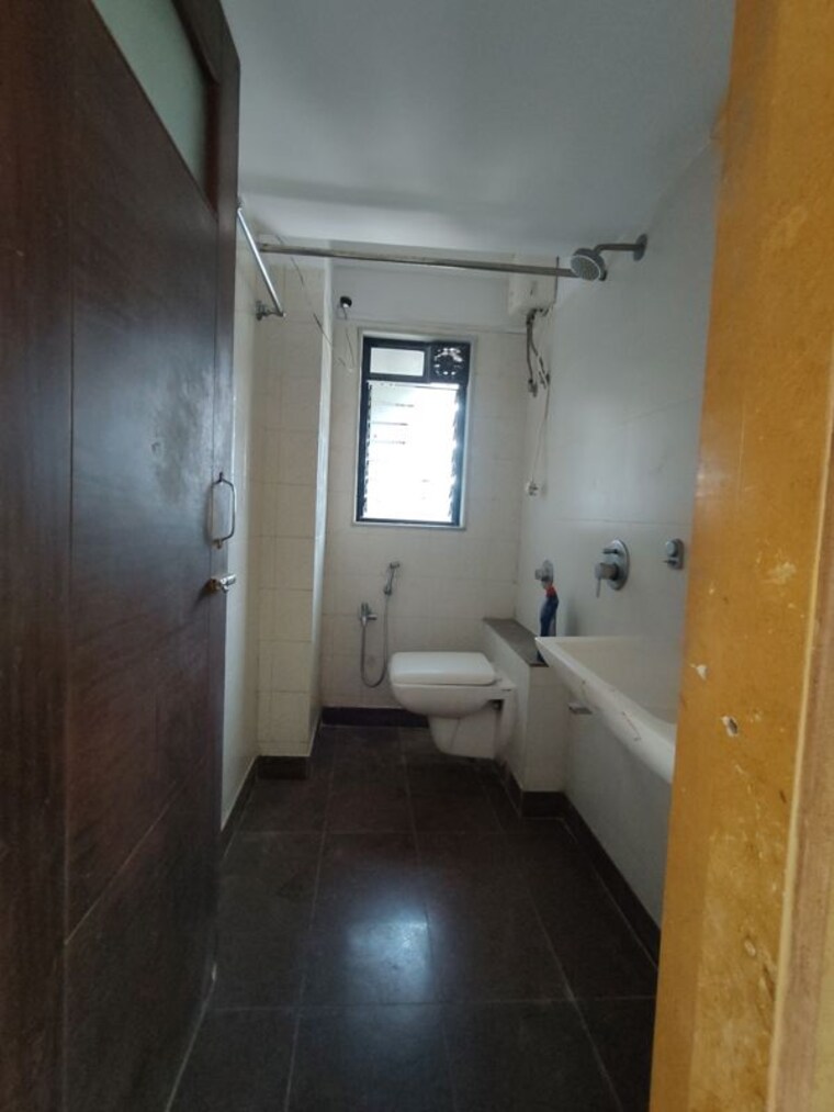 Bathroom, pushpanjali-apartment-prabhadevi 2 Bedroom 750 Sq.Ft. Apartment In Prabhadevi Mumbai 10012787