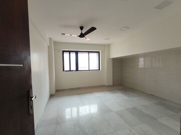 Room in 2 BHK Apartment at Pushpanjali Apartment Prabhadevi, Prabhadevi – for Rent