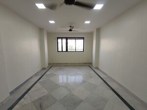 Room in 2 BHK Apartment at Pushpanjali Apartment Prabhadevi, Prabhadevi – for Rent