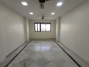 Room in 2 BHK Apartment at Pushpanjali Apartment Prabhadevi, Prabhadevi – for Rent