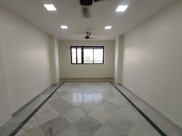 Room in 2 BHK Apartment at Pushpanjali Apartment Prabhadevi, Prabhadevi – for Rent