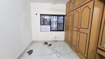 Room in 1 BHK Apartment at Raheja Manali CHS, Malad West – for Rent