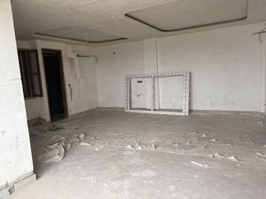 Room in 3 BHK Builder Floor at Sector 27 Dwarka – for Sale