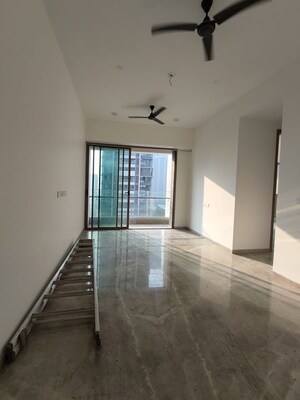Room in 2 BHK Apartment at Prestige Jasdan Classic, Mahalaxmi – for Rent