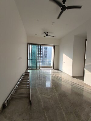 Room in 2 BHK Apartment at Prestige Jasdan Classic, Mahalaxmi – for Rent
