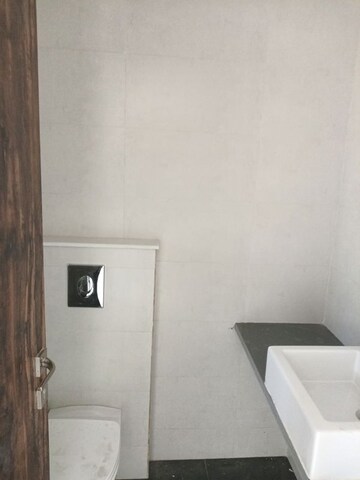 Room in 3 BHK Apartment at Rosa Manhattan, Ghodbunder Road – for Rent