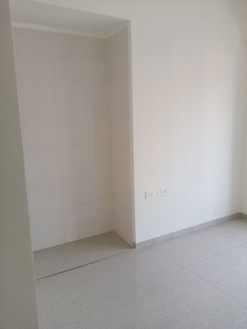 Room in 3 BHK Apartment at Rosa Manhattan, Ghodbunder Road – for Rent