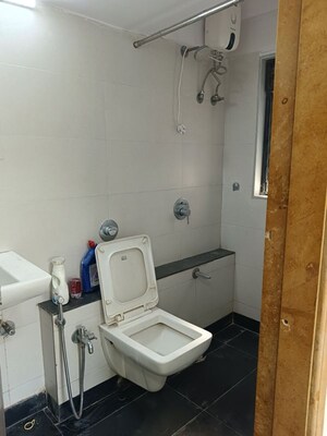 Bathroom in 2 BHK Apartment at Pushpanjali Apartment Prabhadevi, Prabhadevi – for Rent