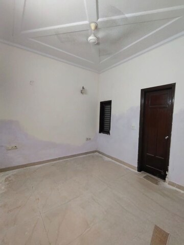 Room in 4 BHK Builder Floor at Sukhdev Vihar – for Sale
