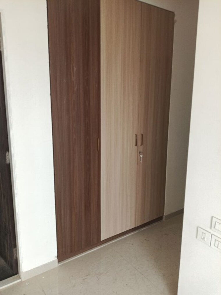 Bathroom, rosa-manhattan 2 Bedroom 754 Sq.Ft. Apartment In Ghodbunder Road Thane 10012844