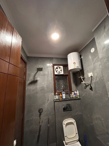 Furnished Amenities in 2 BHK Builder Floor at Saket – for Rent