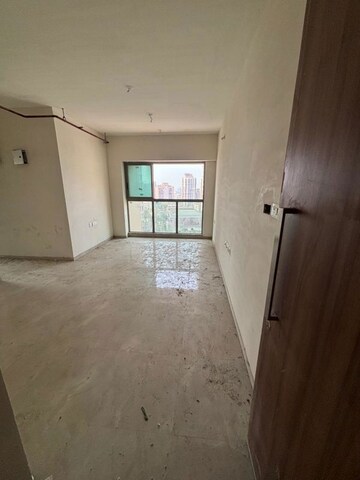 Room in 2 BHK Apartment at Sheth Auris Bliss, Malad West – for Sale