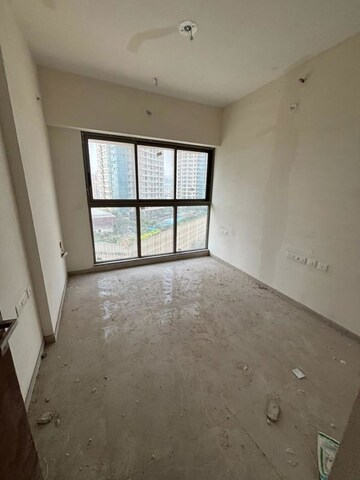 Room in 2 BHK Apartment at Sheth Auris Bliss, Malad West – for Sale