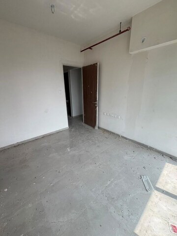 Room in 2 BHK Apartment at Sheth Auris Bliss, Malad West – for Sale