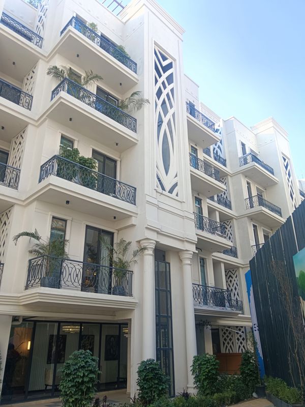 3 BHK + Extra Room 160 Sq.Yd. Builder Floor in Paras The Florett Enqlave