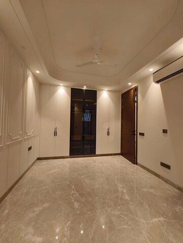 Building Lobby in 3 BHK Builder Floor at Greater Kailash I – for Rent