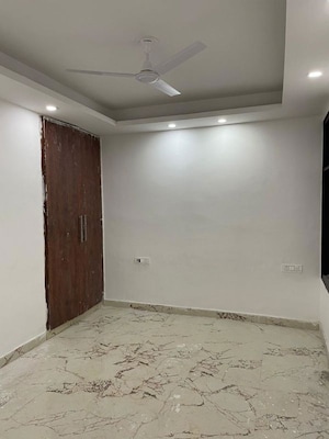 Room in 2 BHK Builder Floor at Saket – for Rent