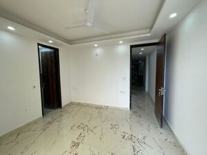 Room in 2 BHK Builder Floor at Saket – for Rent