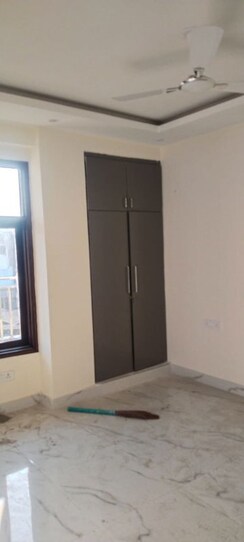 2 BHK + Servant Room Builder Floor For Sale in Chattarpur