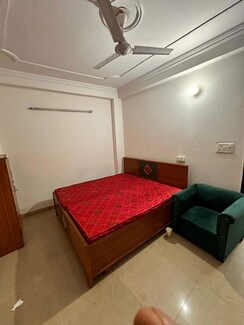1 RkBuilder Floor For Rent in Saket