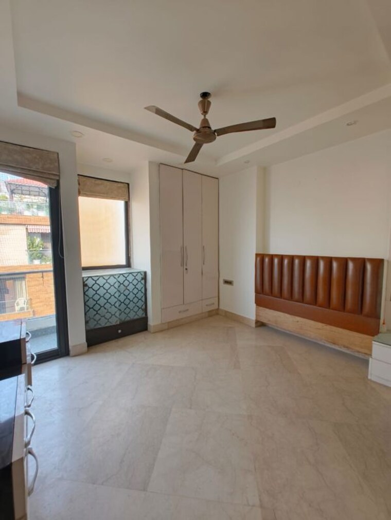 Room, greater kailash i 3 Bedroom 208 Sq.Yd. Builder Floor In Greater Kailash I Delhi 10012903