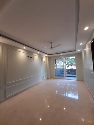 Room in 3 BHK Builder Floor at South Extension I – for Sale