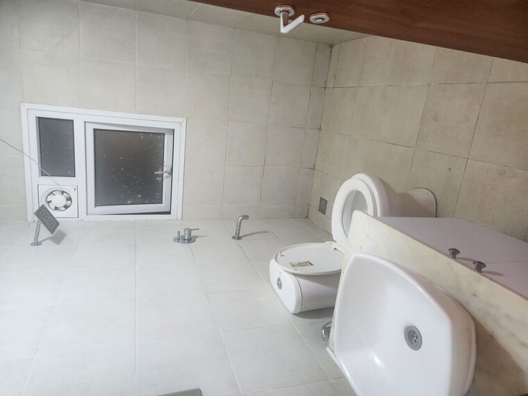 Bathroom, bhartiya-nikoo-homes 3.5 Bedroom 1948 Sq.Ft. Apartment In Thanisandra Main Road Bangalore 9508842