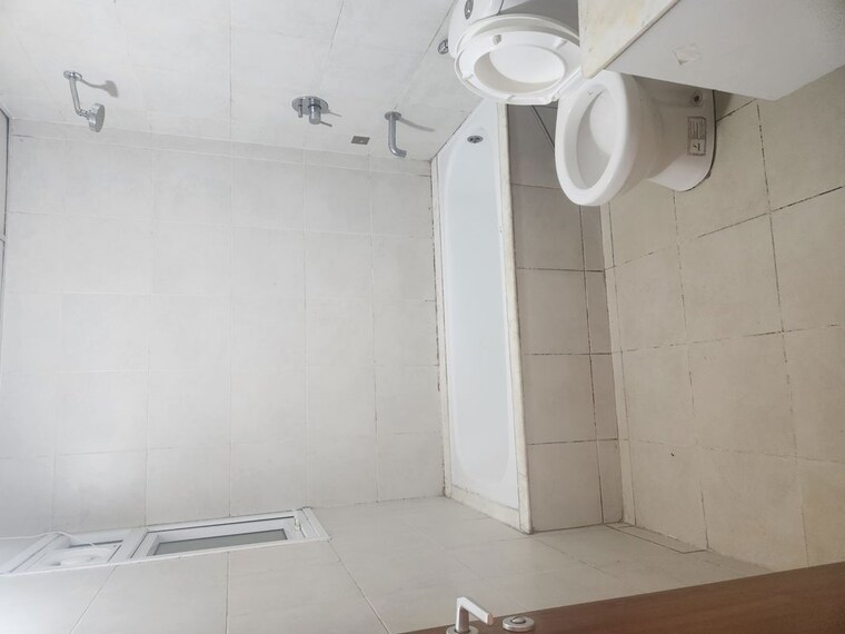 Bathroom, bhartiya-nikoo-homes 3.5 Bedroom 1948 Sq.Ft. Apartment In Thanisandra Main Road Bangalore 9508842