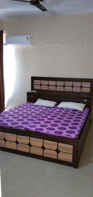 Bedroom in 4 BHK Apartment at Ansals Celebrity Greens, Sushant Golf City – for Rent