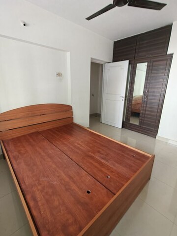 Room in 1 BHK Apartment at Spring Leaf 6 CHS, Kandivali East – for Rent