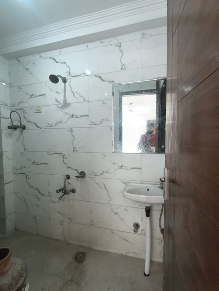Bathroom, saket 1 RK 350 Sq.Ft. Builder Floor In Saket Delhi 10012945