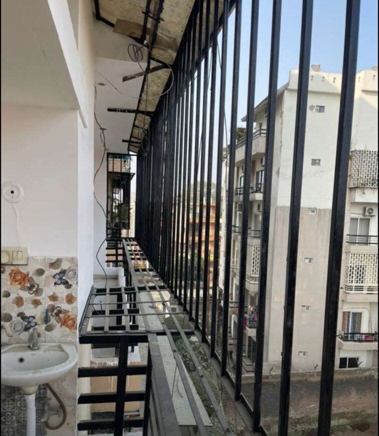 Balcony, new hyderabad 3 Bedroom 1249 Sq.Ft. Apartment In New Hyderabad Lucknow 10012942