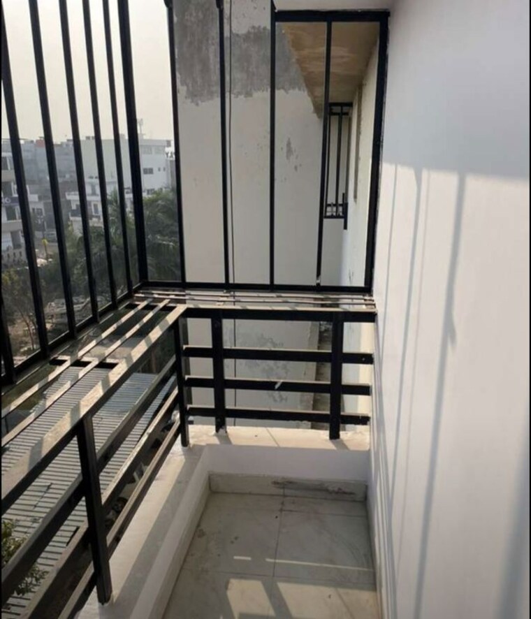 Balcony, new hyderabad 3 Bedroom 1249 Sq.Ft. Apartment In New Hyderabad Lucknow 10012942