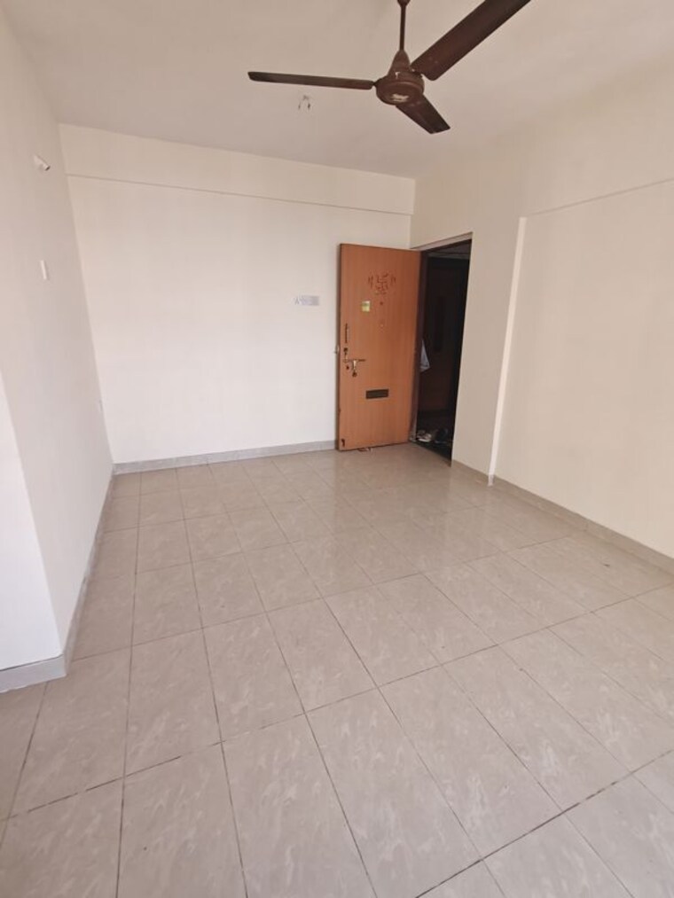 Room, green-hills 1 Bedroom 525 Sq.Ft. Apartment In Kandivali East Mumbai 10012950