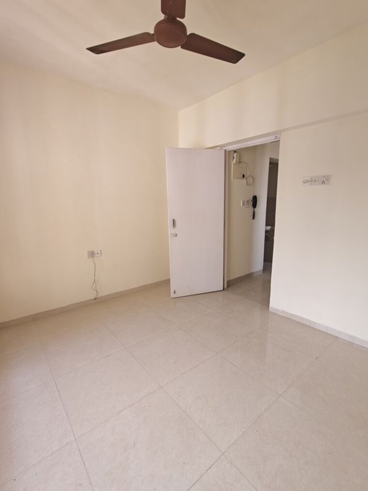 Room, green-hills 1 Bedroom 525 Sq.Ft. Apartment In Kandivali East Mumbai 10012950