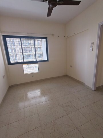 Room in 1 BHK Apartment at Kandivali East – for Rent