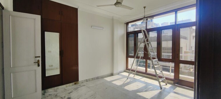 Room, hauz khas 3 Bedroom 200 Sq.Yd. Builder Floor In Hauz Khas Delhi 10012960