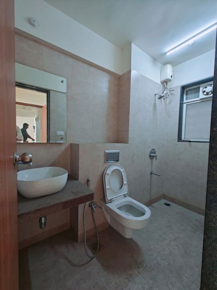 Bathroom, godrej-prime 2 Bedroom 744 Sq.Ft. Apartment In Chembur Mumbai 10012954