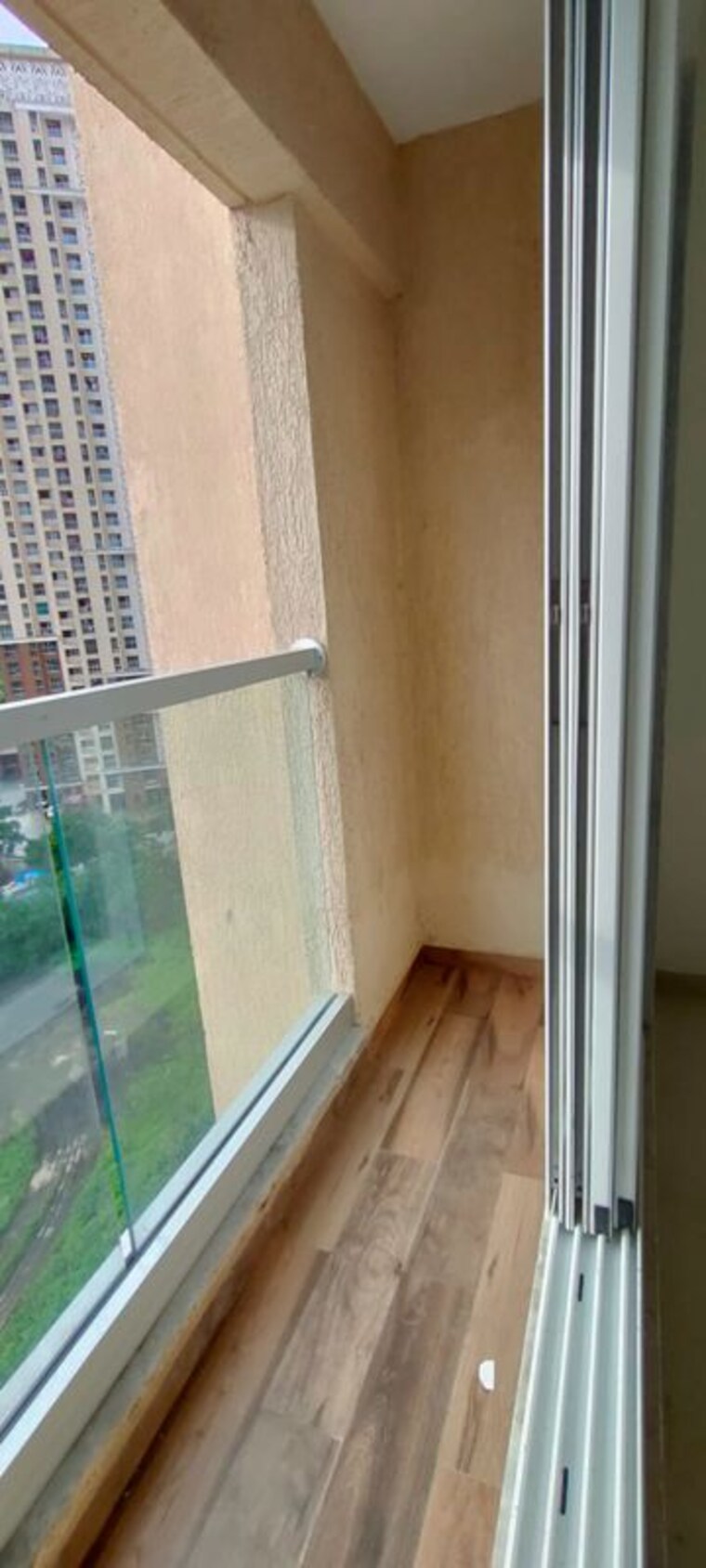 Balcony, dosti-west-county 2 Bedroom 649 Sq.Ft. Apartment In Balkum Pada Thane 10012962