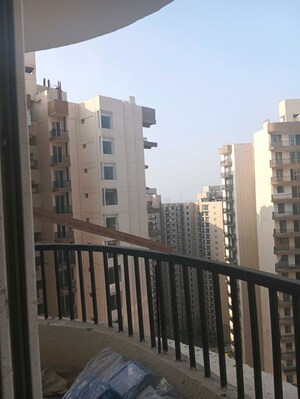 3 BHK Apartment – Exterior View View at Amrapali Heartbeat City, Sector 107 - for Rent