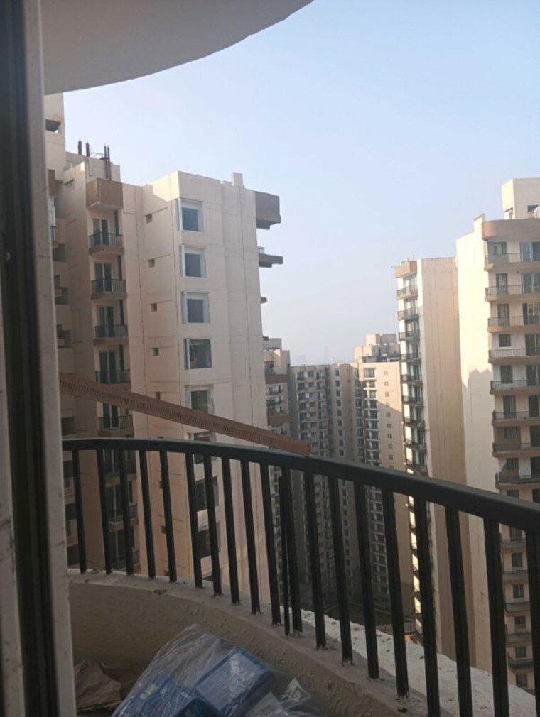 Exterior View, amrapali-heartbeat-city 3 Bedroom 1350 Sq.Ft. Apartment In Sector 107 Noida 10012918