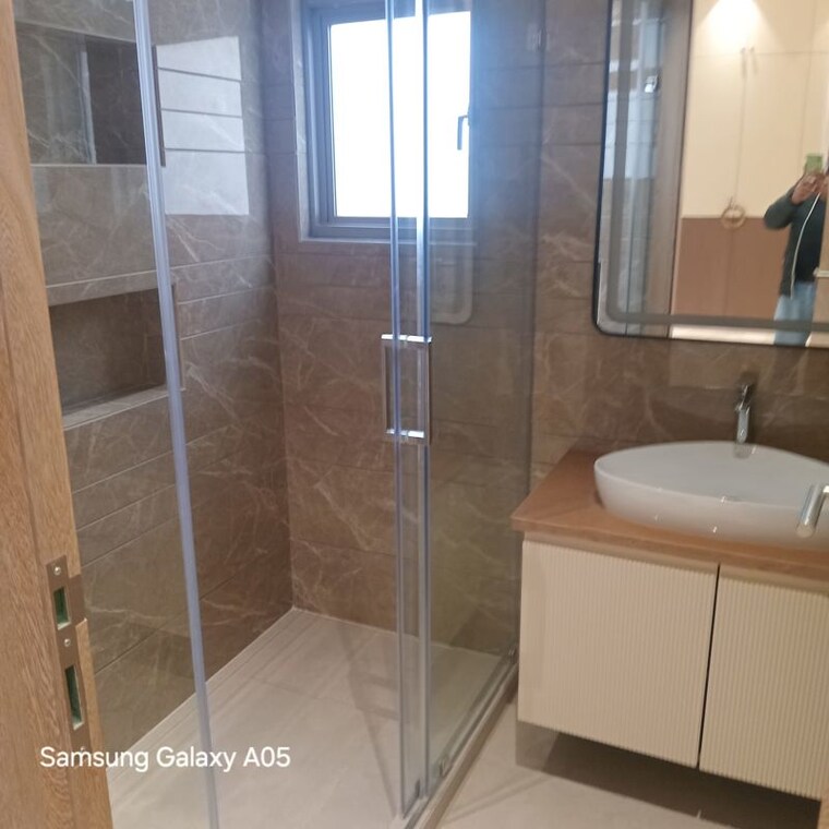 Bathroom, greater kailash ii 4 Bedroom 250 Sq.Yd. Builder Floor In Greater Kailash ii Delhi 10012970