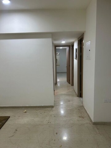 Room in 3.5 BHK Apartment at Lodha Woods, Kandivali East – for Rent
