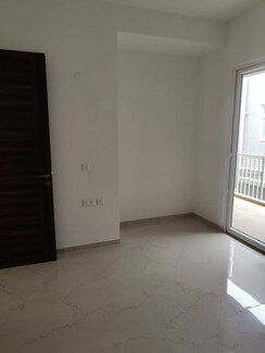 3 BHK + Servant Room Builder Floor For Sale in Smart World Orchard