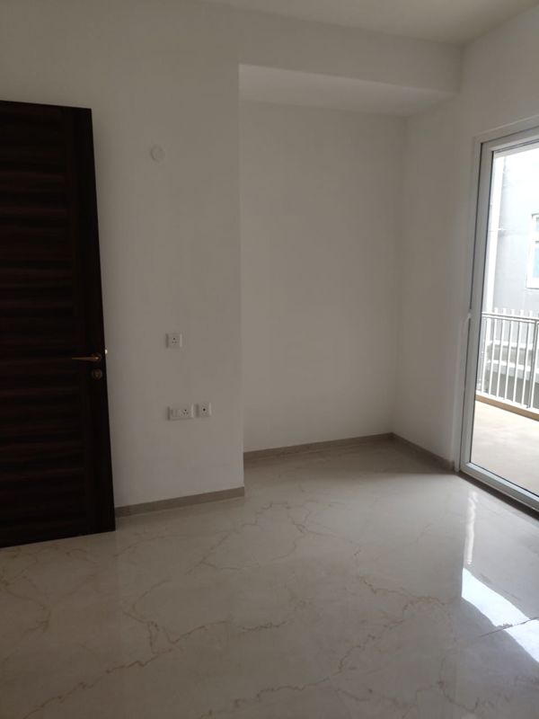 3 BHK + Servant Room Builder Floor For Sale in Smart World Orchard