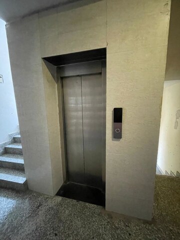 Building Lobby in 3 BHK Builder Floor at Green Fields Colony – for Sale